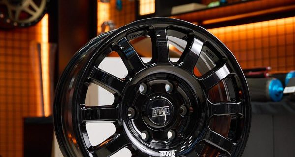 DAKKAR BLACK SHINY – LC300 6 x 5.5 (17INCH) – BRAID