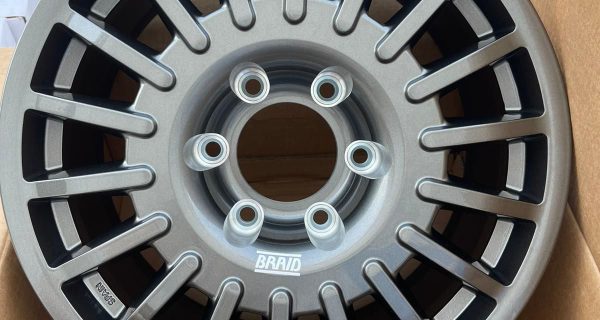 WINRACE T ANTHRACITE – ET35 – LC300 6 x 5.5 (17INCH) – BRAID