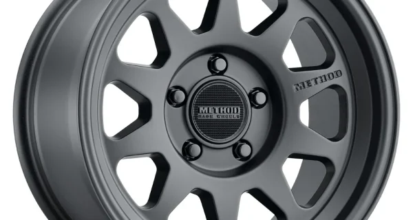 MR316 Matte Black – LC300 6 x 5.5 (17INCH)