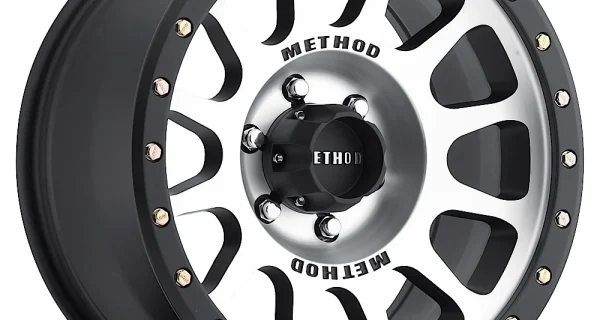 MR305 Machined/Black Street Loc – JEEP 5 x 5 (17INCH)