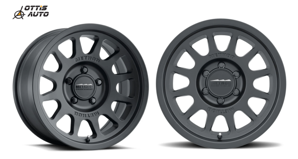 MR703 Matte Black – LC200 5 x 150 (17INCH)