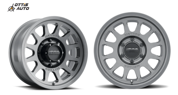 MR703 Gloss Titanium – LC200 5 x 150 (17INCH)