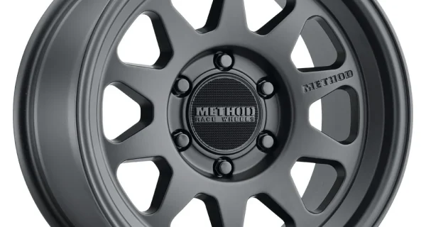 MR316 Matte Black – LC200 5 x 150 (17INCH)