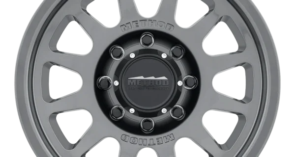 MR703 Gloss Titanium – LC200 5 x 150 (17INCH)